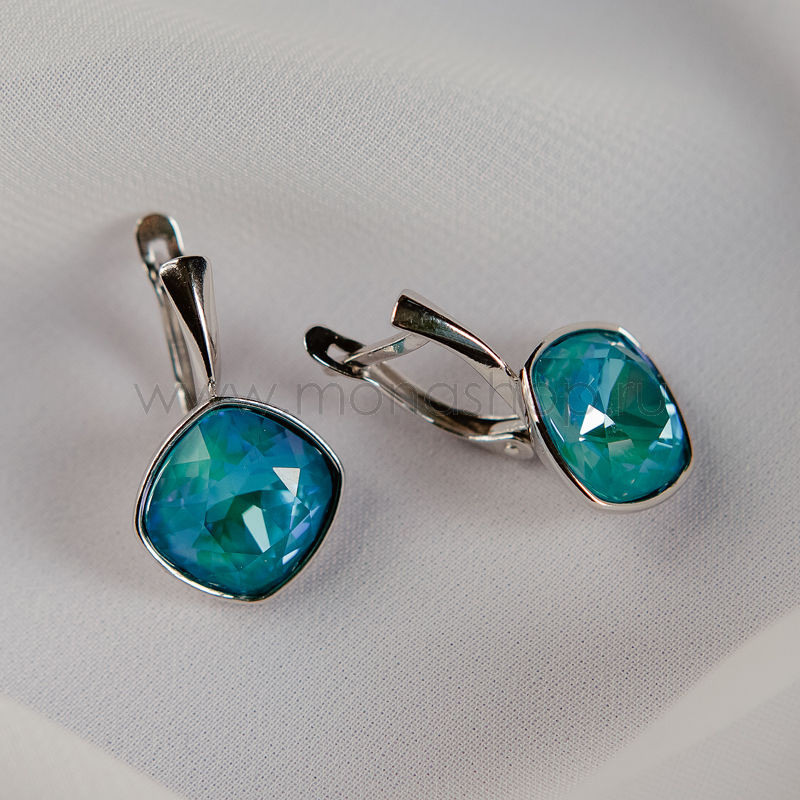Серьги Чаровница с голубыми кристаллами Swarovski