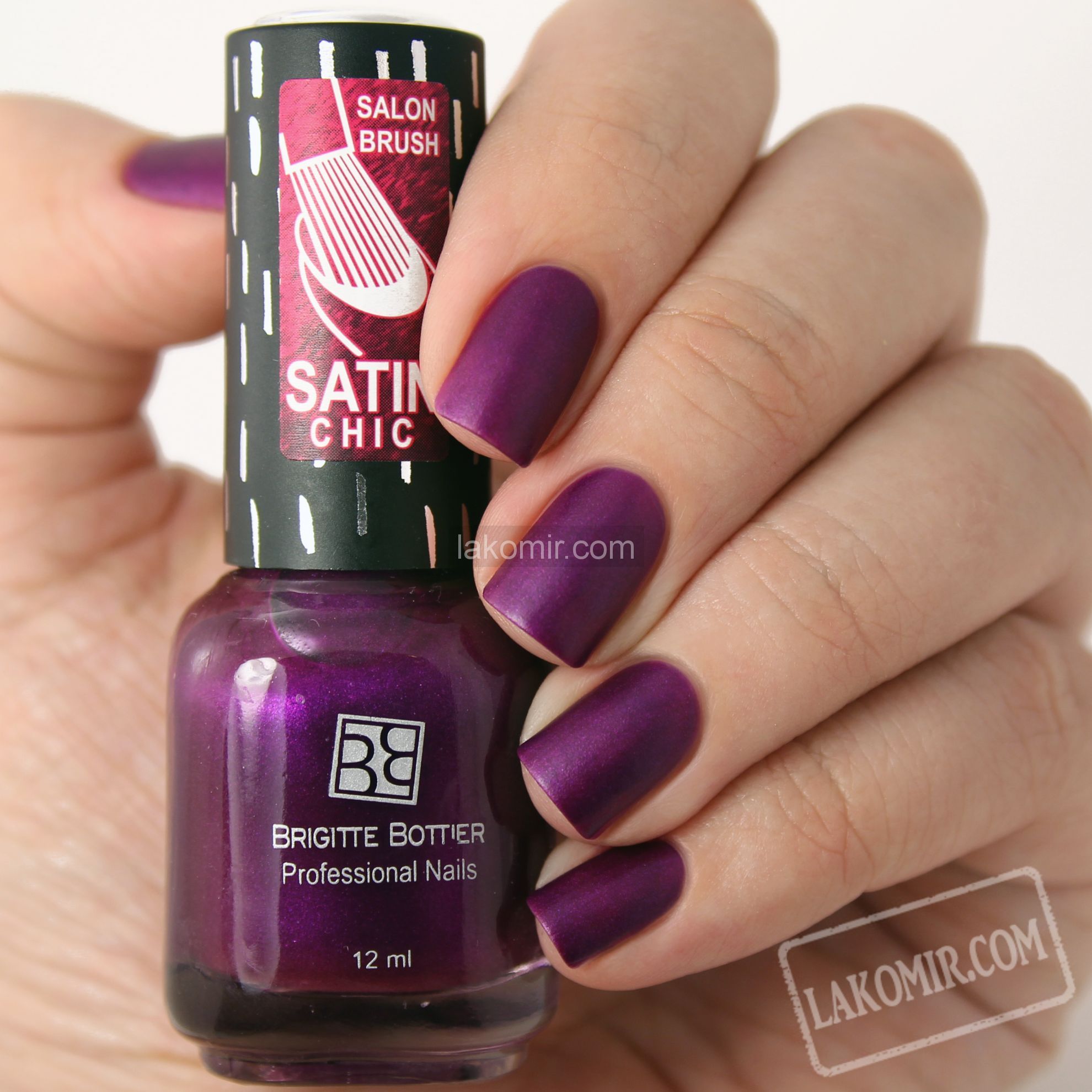 Sugar matt divage. Sophin 0307. Лак сатин. Сатиновый лак для ногтей. Лак для ногтей divage.