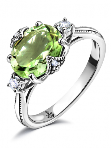 Серебряное кольцос зеленым аметистом и фианитами Swarovski