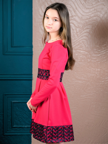 Малиновое платье для девочки с гипюром 8099-ДН22