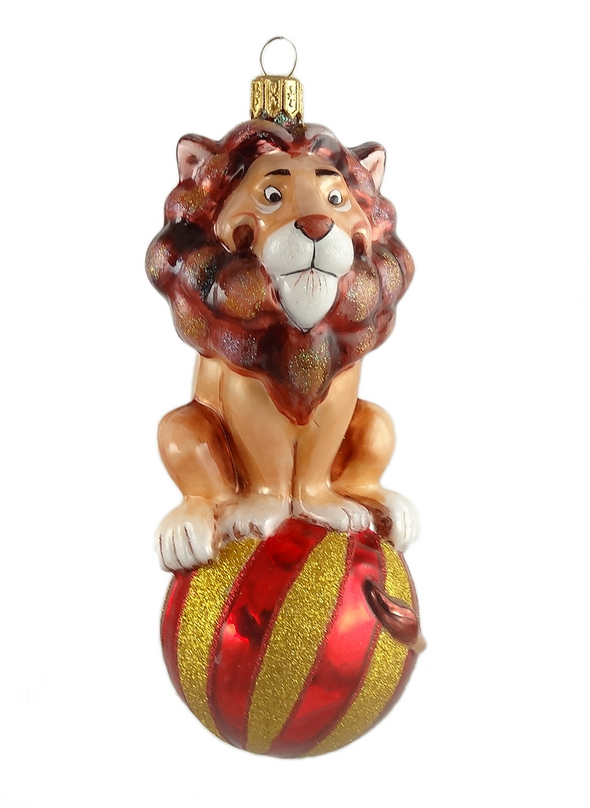 Лев санта. Цирковой Лев. Лев в цирке. Игрушка Лев циркач дутыш. Circus Lion on Ball.