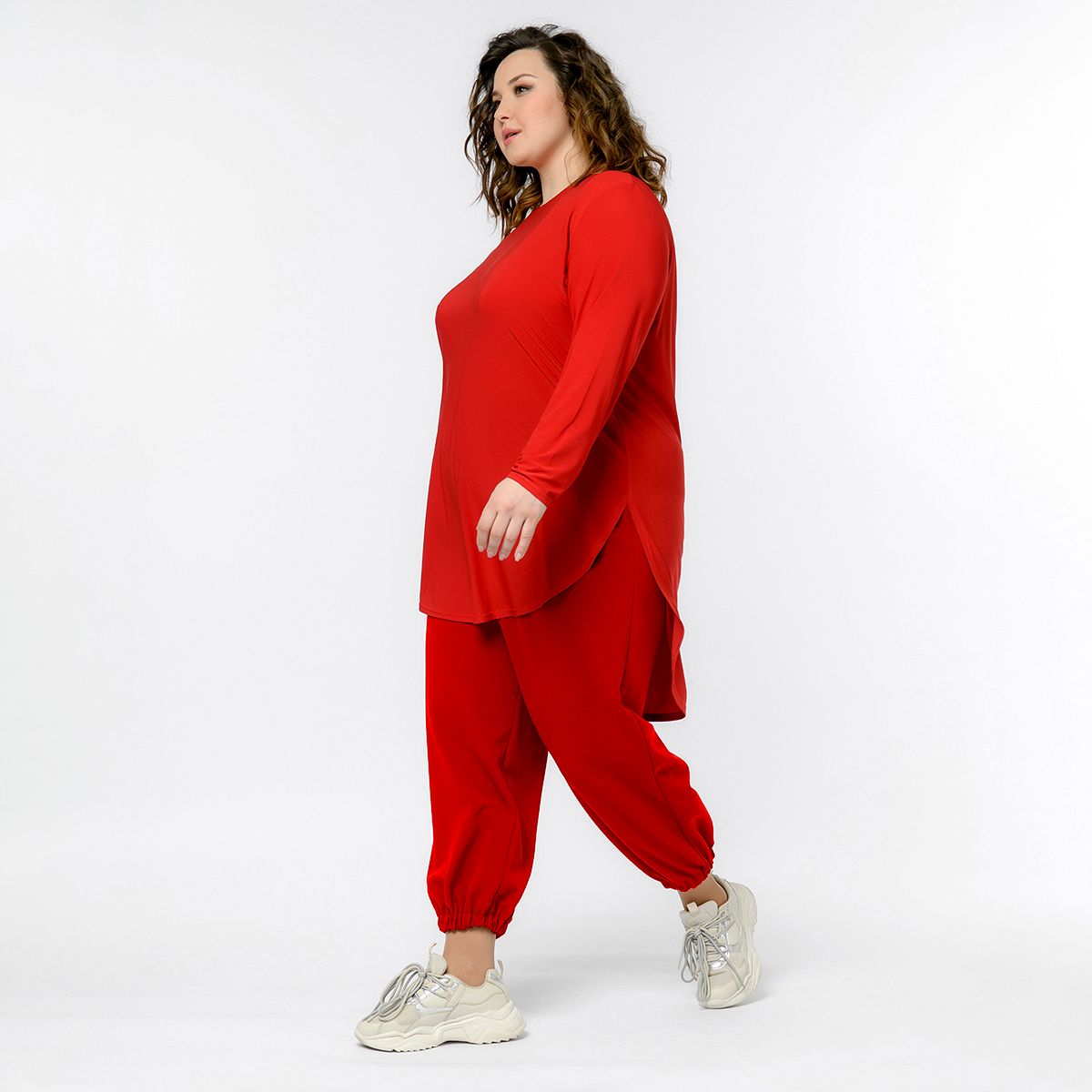 Брюки - джогеры из крепа с эластаном, красные