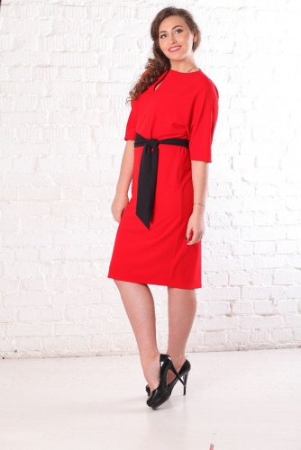 Платье из крепа с цельнокроеным рукавом красное