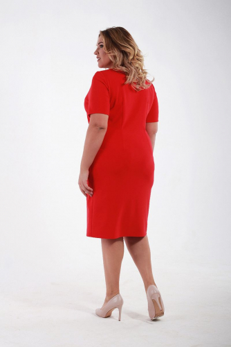 Платье классическое прямое из крепа красное