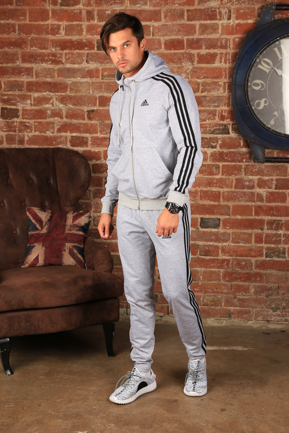 Спортивный костюм adidas мужской с лампасами