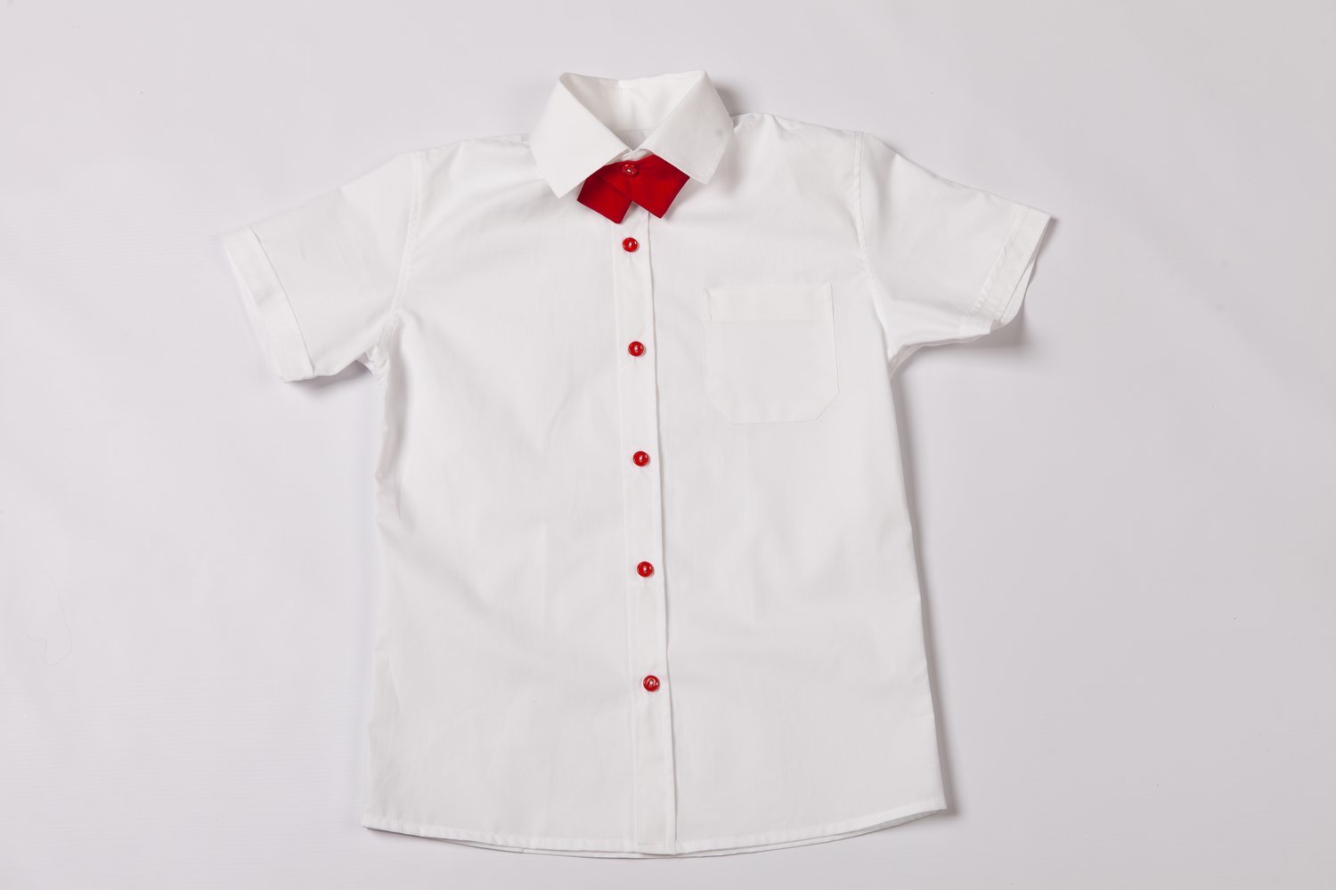 Белая рубашка с коротким рукавом для мальчика