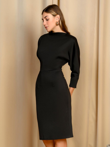 Платье-футляр черное длины миди с рукавом 