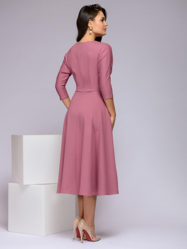 Платье розовое длины миди с рукавами 