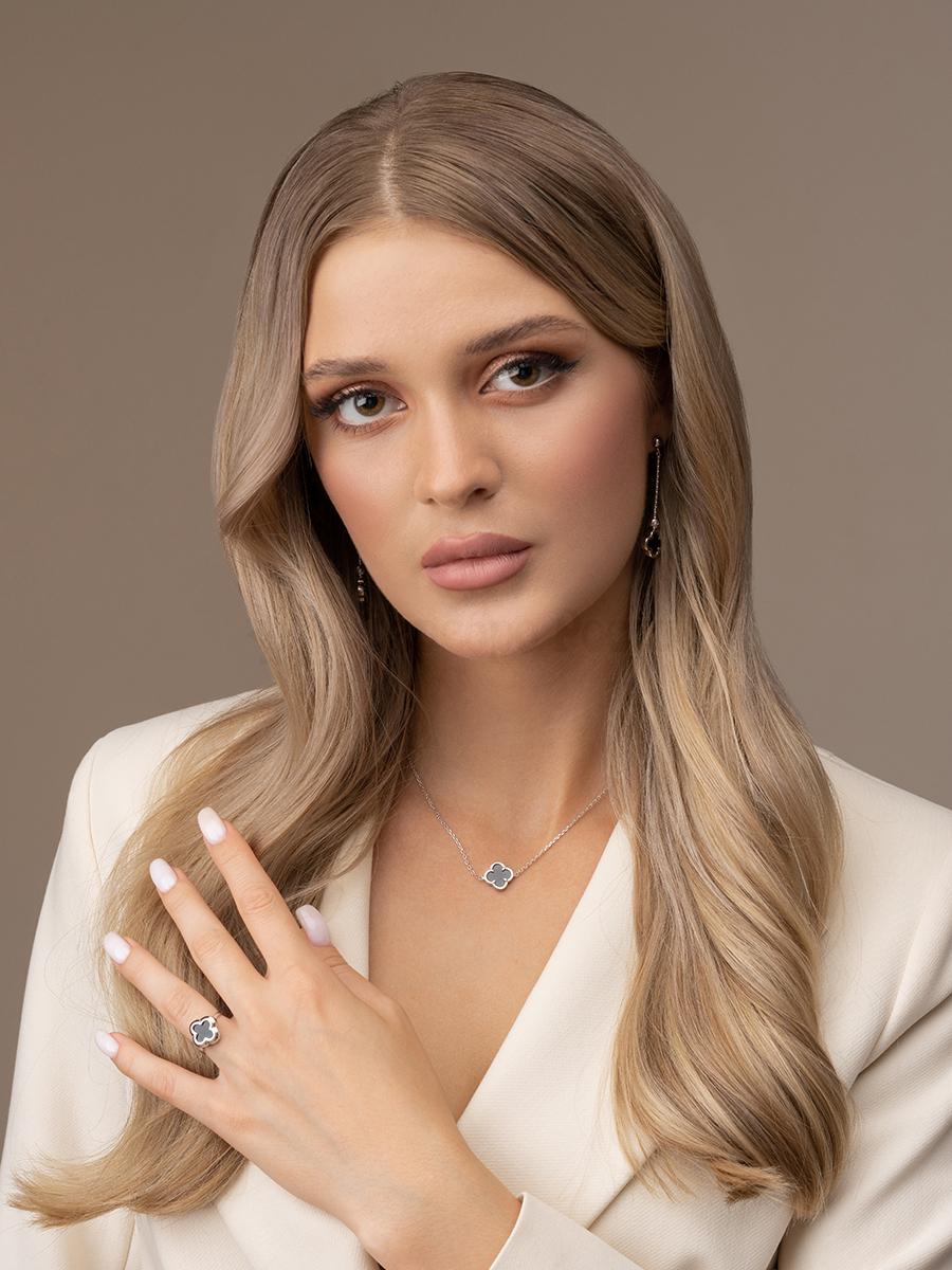 Серьги-пусеты длинные в форме клевер из серебра с камнем оникс коллекция Clover time 925 пробы 421-10-356р