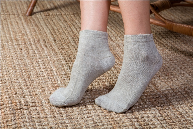 Носки из крапивы. Льняные носки. Носки женские лен. Носки из льна. Холщовые носки.