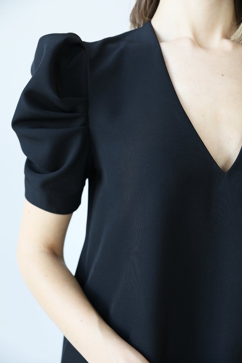 Платье с рукавами-буфами