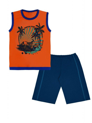 Спортивный комплект для мальчика с шортами и оранжевой футболкой