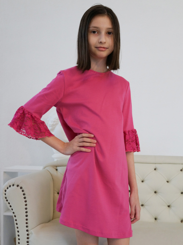 Малиное платье с гипюром для девочки 83533-ДШ22
