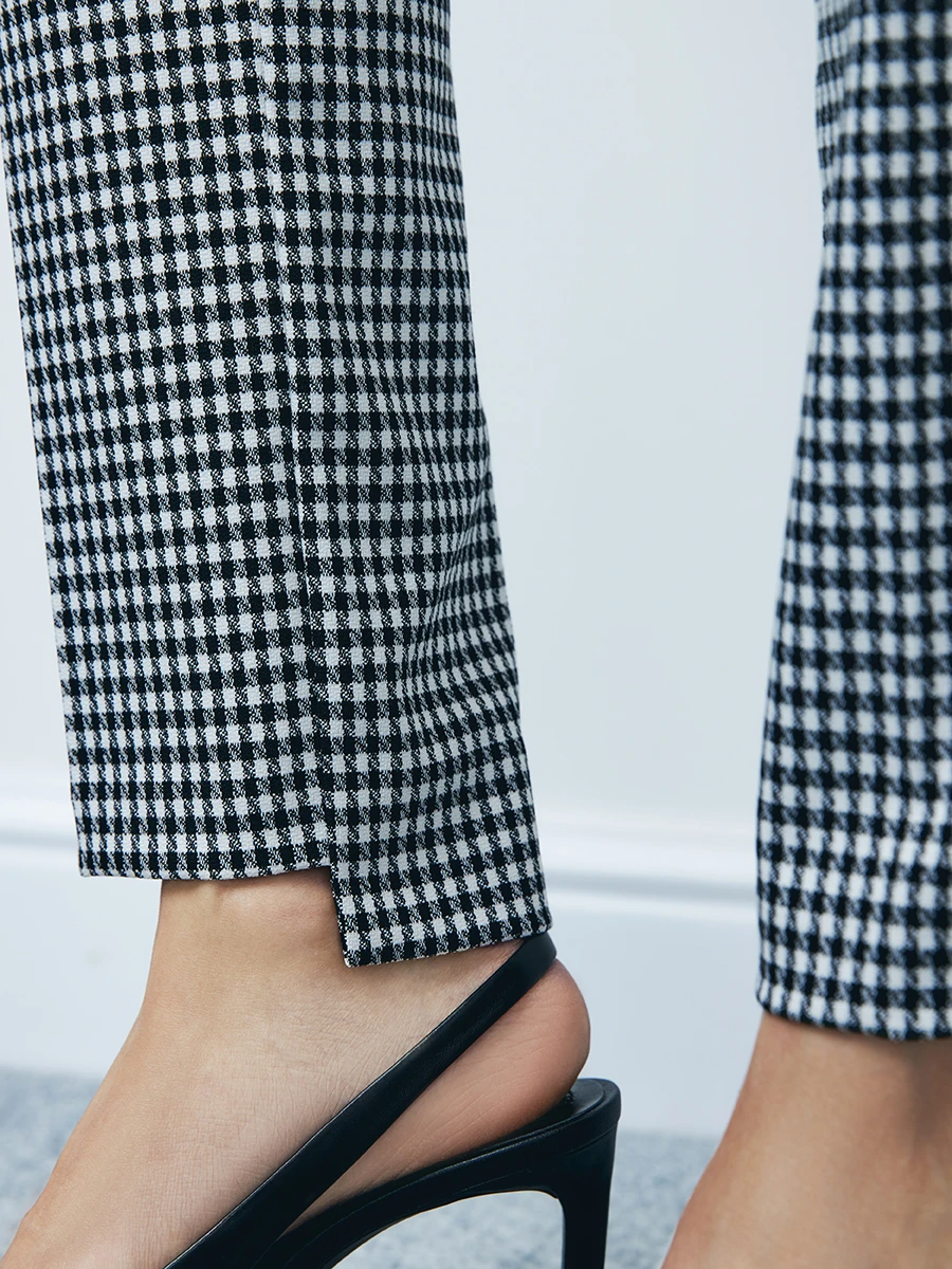 Ст.цена 1590р Брюки в клеточку Черный 15.015.0133.101.1