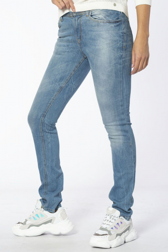 Зауженные джинсы с заломами голубого цвета - Pull & Bear