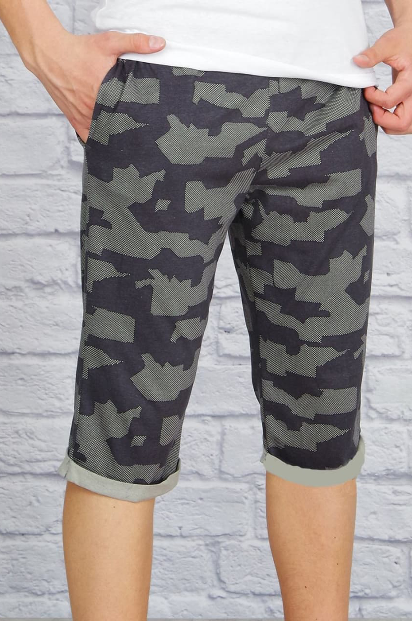 Шорты-бермуды