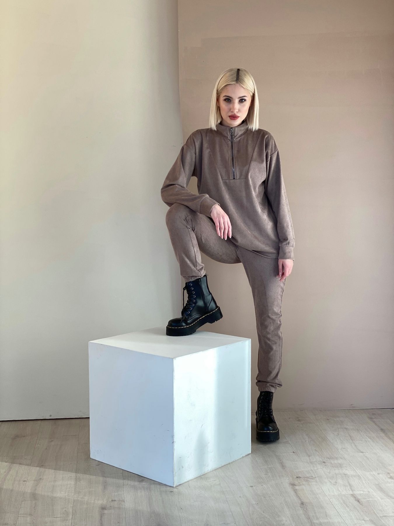 5735 Костюм из трикотажа с Peach-эффектом в цвете