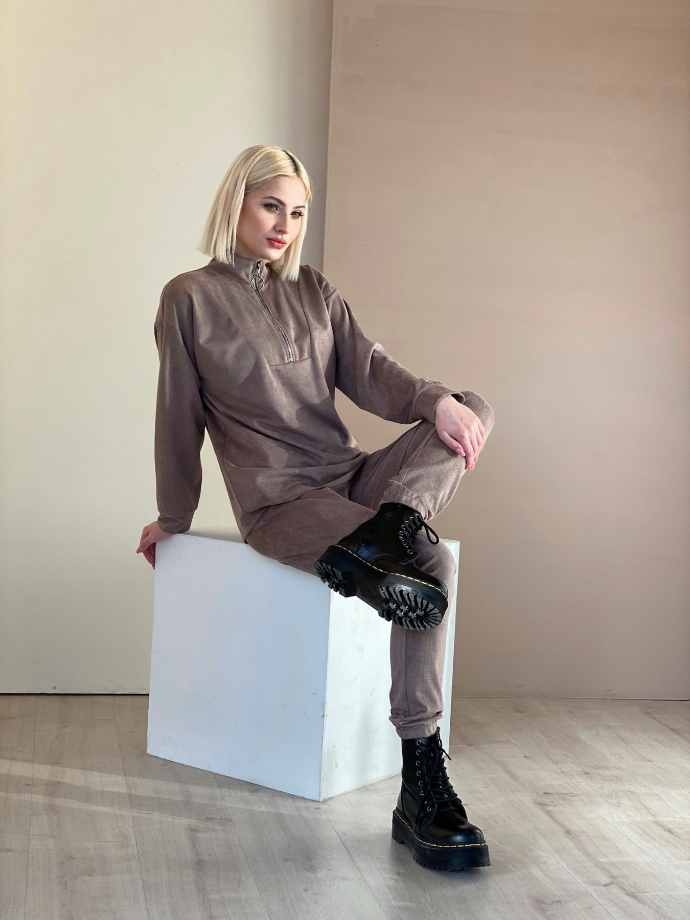5735 Костюм из трикотажа с Peach-эффектом в цвете