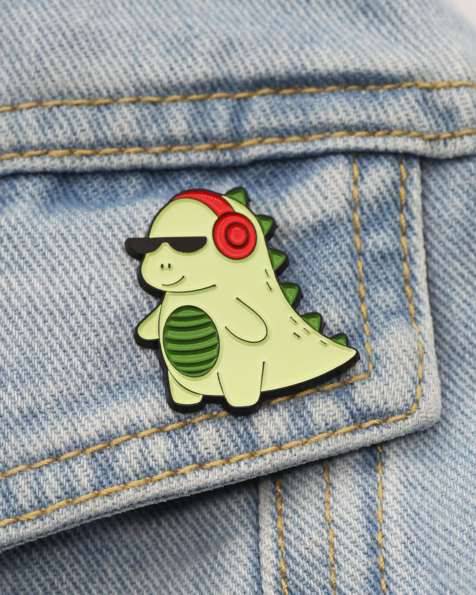 Металлический значок