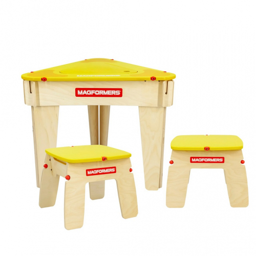 Стол MAGFORMERS треугольный желтый + два стульчика