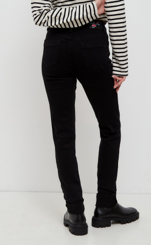 Джинсы утепленные женские Slim Fit F122-0140W black