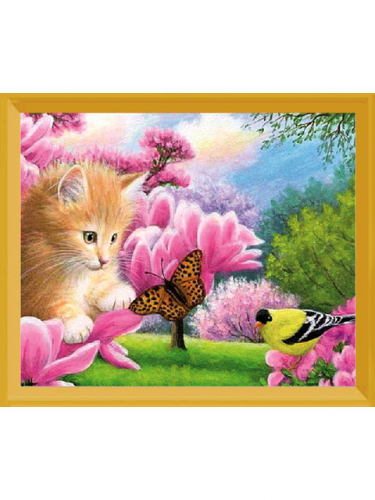 Котенок с бабочкой и птичкой