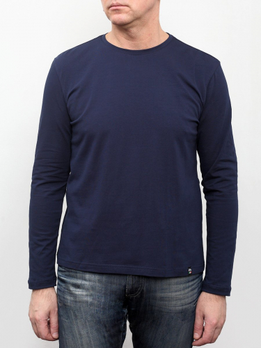 Мужская футболка F5, Regular fit (полуприлегающий силуэт), круглый вырез горловины, длинный рукав. Выполнена из классического трикотажного полотна.