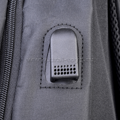 Рюкзак городской, 1 основное отделение, 3 фронтальных отделения, 1 скрытый карман спереди, 2 боковых кармана, материал - 100% полиэстер