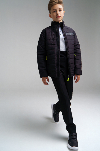 Куртка #798518Верх: 100% Полиэстер, покрытие: 100% Полиуретан; Подкладка: 100% Полиэстер; Наполнитель: 100% Полиэстер, 150 г/м2Черный