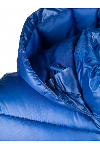 Куртка #776875Верх: 100% Нейлон, покрытие: 100% Полиуретан; Подкладка: 100% Полиэстер; Наполнитель: 100% Полиэстер, 150 г/м2Голубой