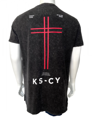 Черная мужская футболка K S C Y с бело-красным принтом  №564