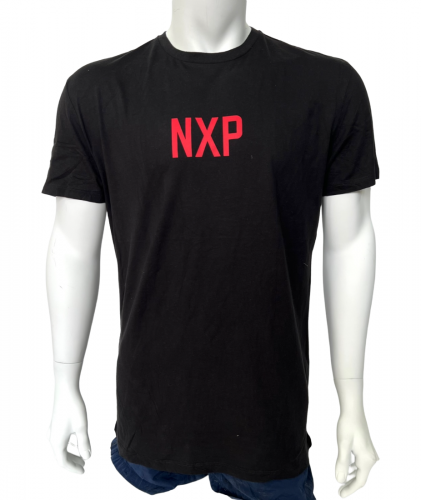 Черная мужская футболка NXP с геометрическим принтом на спине  №596