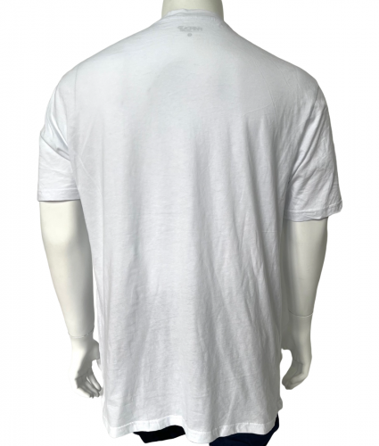 Белая мужская футболка с принтом  №517