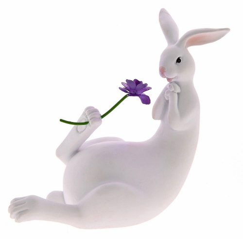 Кролик с цветком