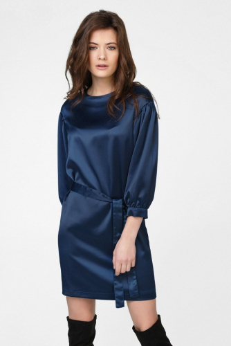 Платье атласное короткое с объемными рукавами темно-синее
