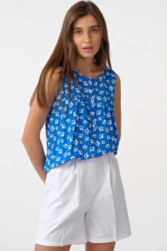 Блузка летняя без рукавов из хлопка с цветочным принтом на синем