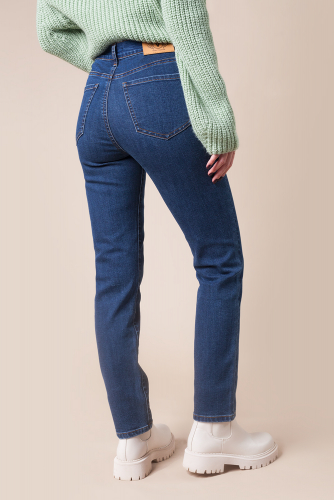 Базовые джинсы из эластичного денима