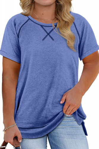 Голубая футболка плюс сайз с контрастной отделкой