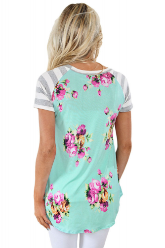 Мятная футболка с комбинированным цветочным и полосатым принтом