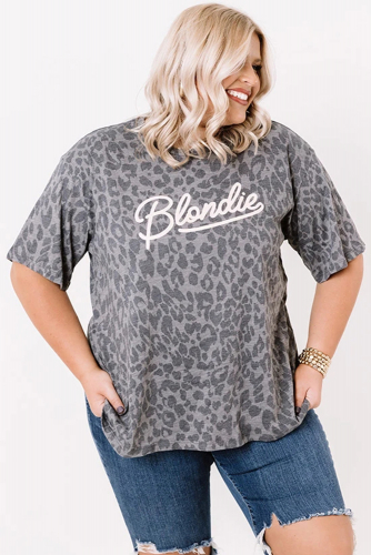 Серая футболка плюс сайз с леопардовым принтом и надписью: Blondie