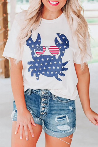 Белая футболка с принтом краб в цветах американского флага