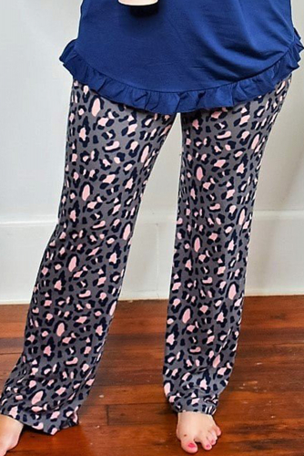 Серые повседневные штаны плюс сайз с эластичным поясом на шнуровке и розовым леопардовым принтом