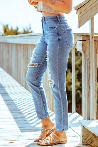 Голубые прямые джинсы с потертостями и разрезами