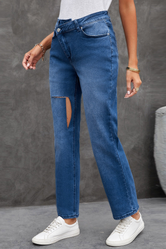 Темно-синие джинсы прямого кроя с разрезом и ассиметричной застежкой