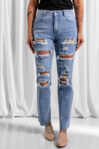 Голубые рваные джинсы-бойфренды с разрезами