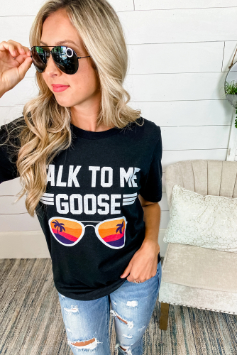 Черная футболка с принтом очки и надписью: TALK TO ME GOOSE