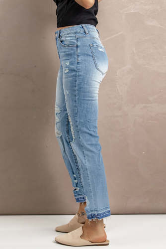 Голубые прямые укороченные джинсы с высокой талией и дырками