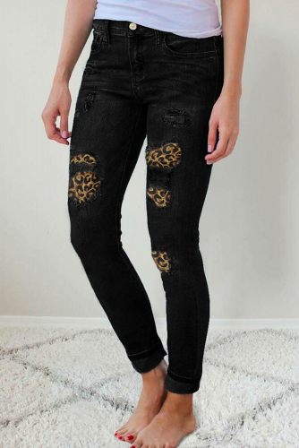 Черные облегающие джинсы с высокой талией и леопардовыми заплатками