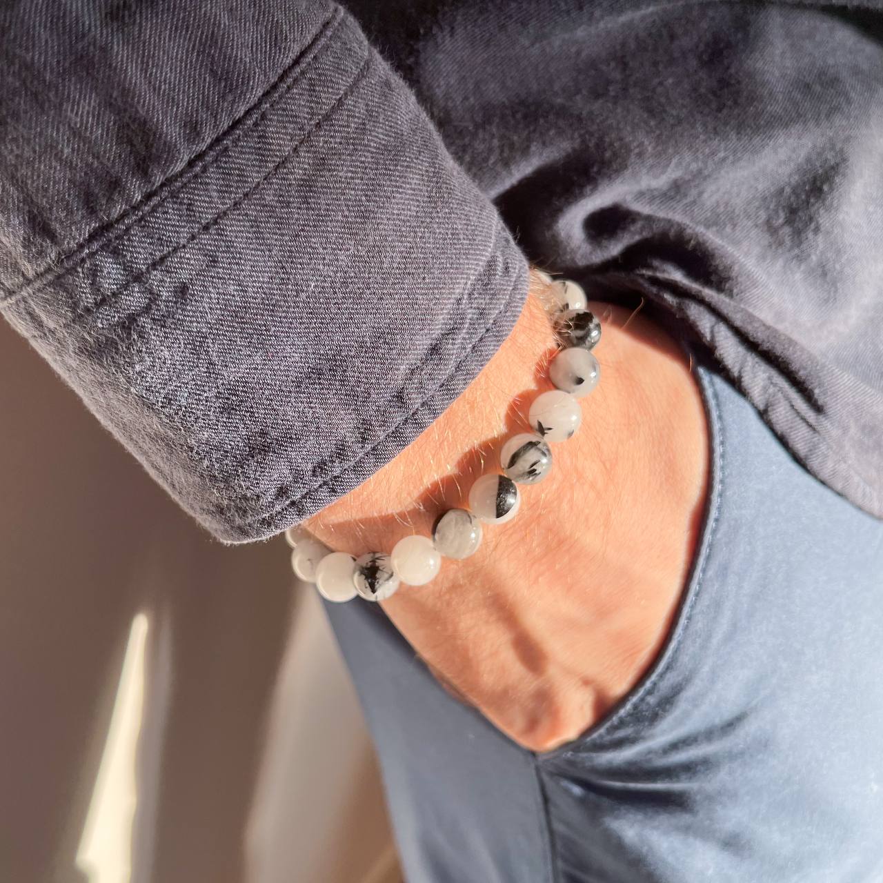 Радуга Самоцветов Браслет регулируемый из Кварца с включением Турмалина