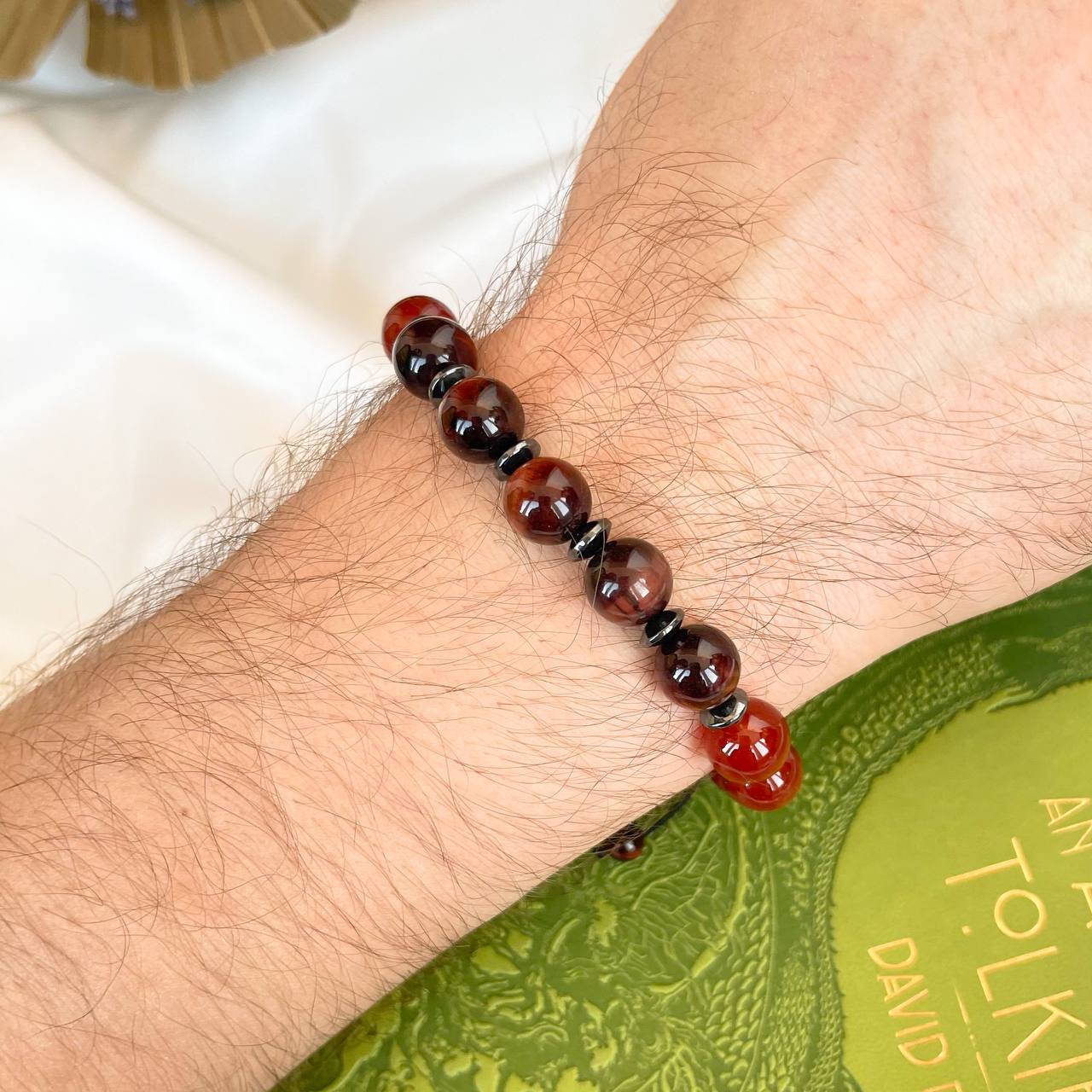 Радуга Самоцветов Браслет регулируемый из Сердолика и Бычьего глаза